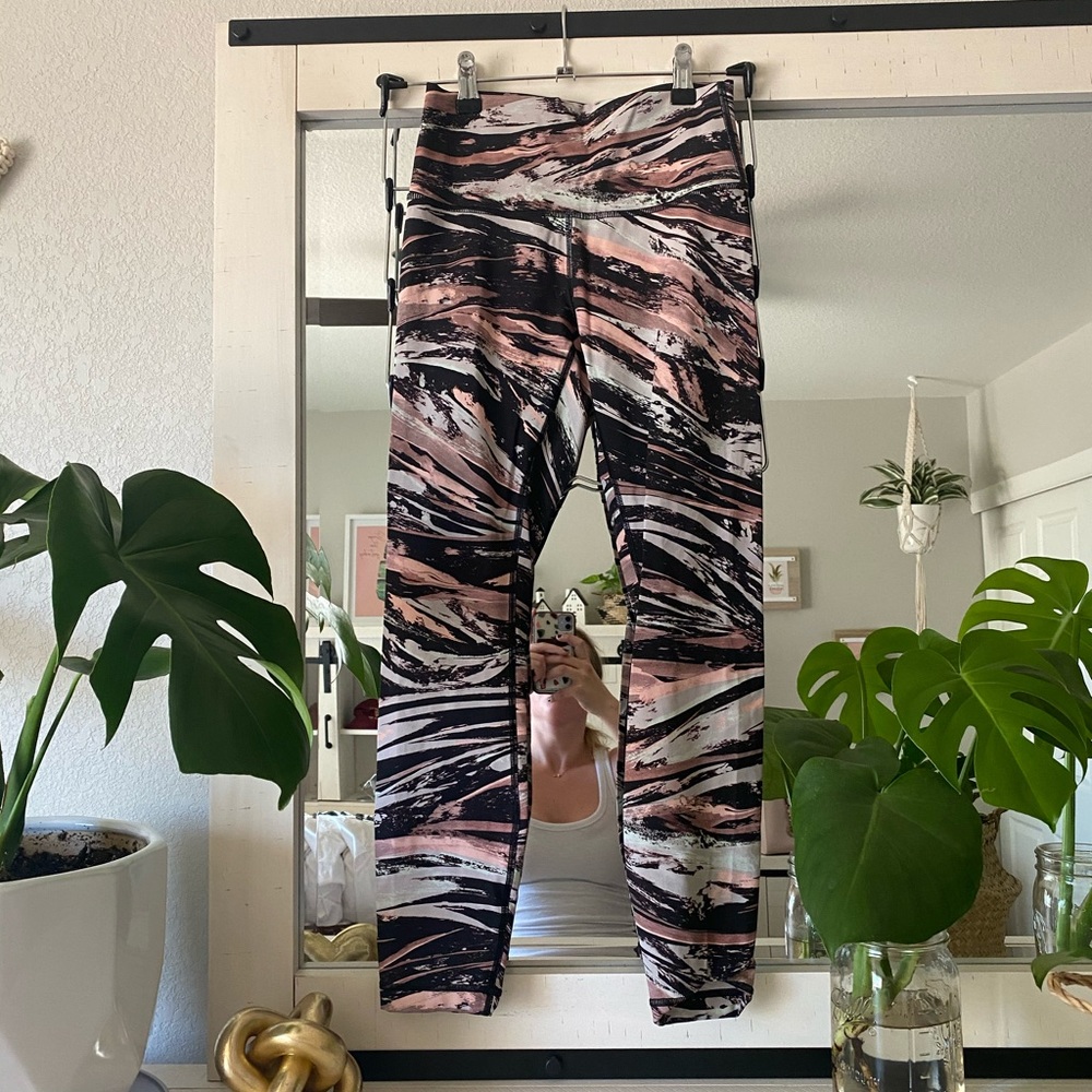 Lululemon Leggings (rare pink and grey marble)